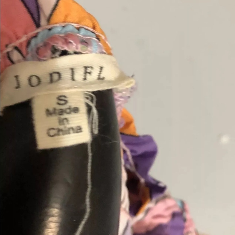 Jodifl Colorful Puff Sleeve Blouse - Picture 14 of 15